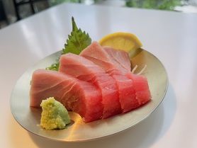 豊洲直送 本まぐろ中トロ