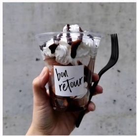 カップカステラ(チョコソース)