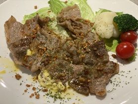 牛カルビのガーリックソテー