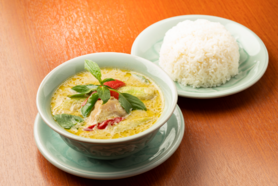 ゲェーンキョウワーンガイ แกงเขียวไก่ 鶏肉となすのグリーンカレー　辛さ1 