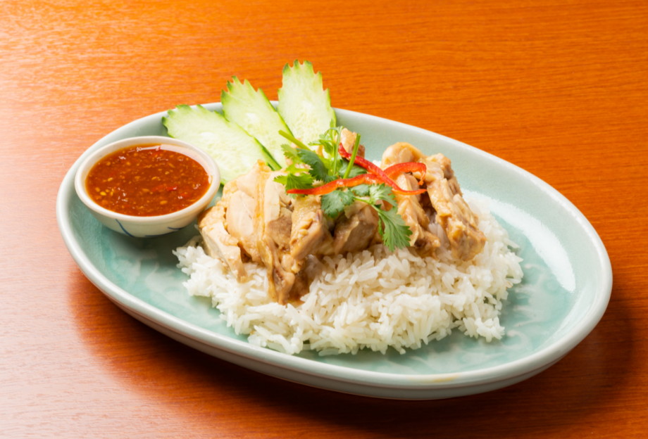 カオマンガイ ข้าวมันไก่ タイ風ゆで鶏炊き込みごはん　タレの辛さ1