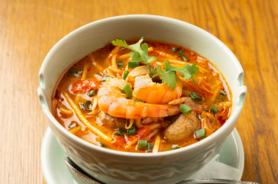 クイッティオトムヤム ก๋วยเตี๋ยวต้มยำ ハーブたっぷりトムヤム麺　辛さ2