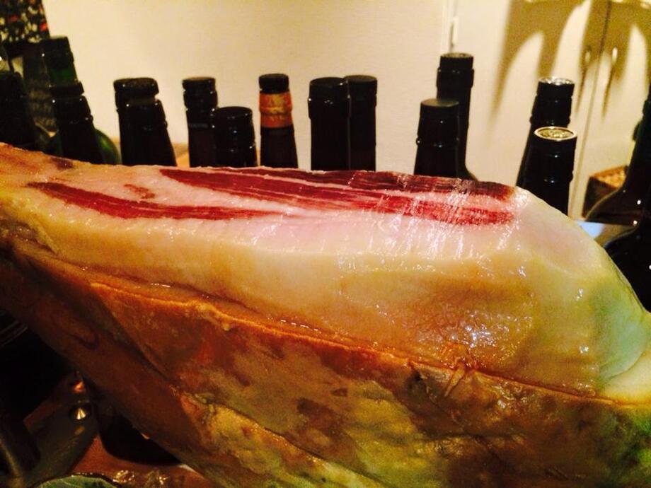 100％純血ハモン・イベリコ・デ・ベジョータ（５ＪまたはＣｙＧ）