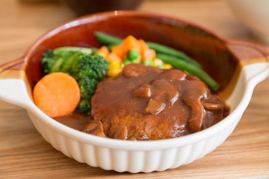 ハンバーグ定食（800円（税込））