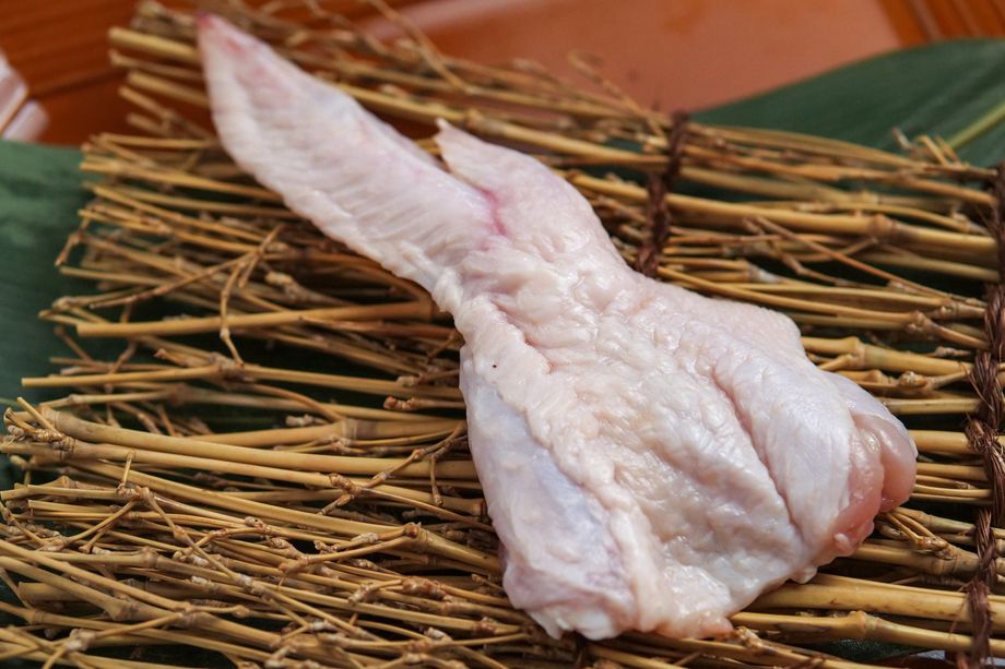 かぶりつけ！！手羽先