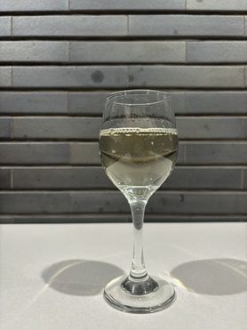 グラス日本酒