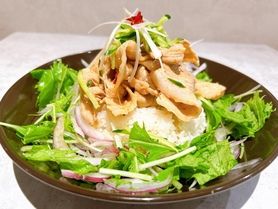 たっぷり野菜の豚バラ丼【雲白肉丼】