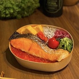 銀鮭いくら弁当