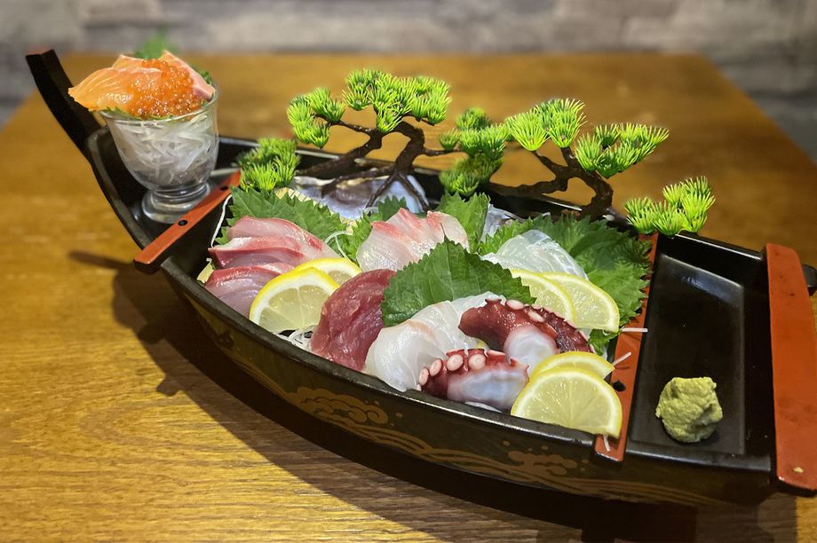 しまや特選 おまかせ舟盛り（3280）