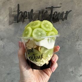 ミニシャインマスカットパフェ