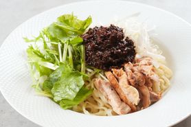 ジャージャー麺　※大盛り無料