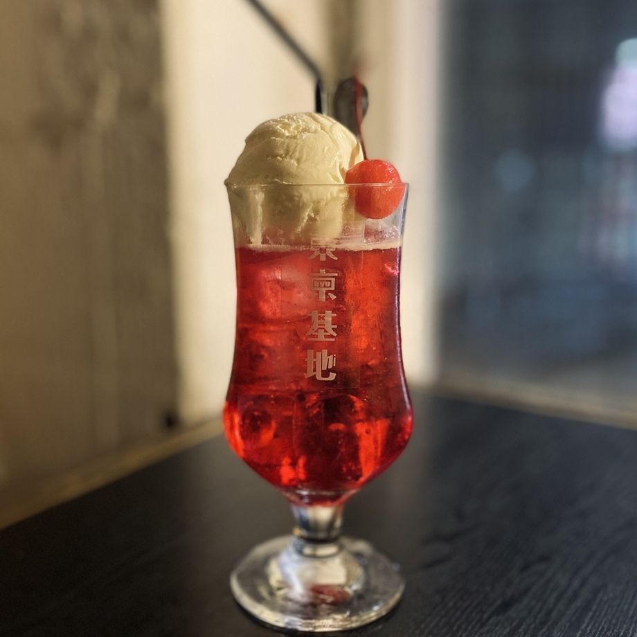 クリームソーダ　いちご