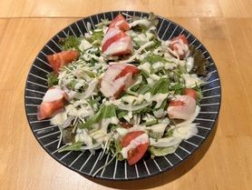 ・選べるドレッシングのグリーンサラダ