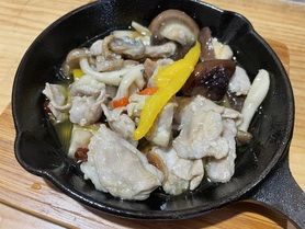 鶏ハラミとキノコのアヒージョ