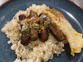 ガーリックライスwithアメリカンソーセージandオムレツ
