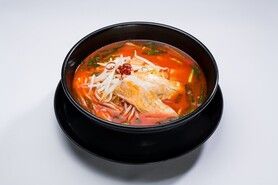 赤とんこくラーメン