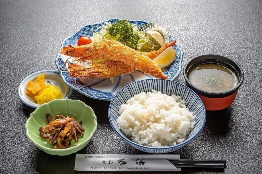 ジャンボエビフライ定食