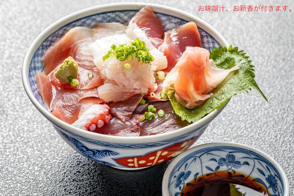 気まぐれ海鮮丼