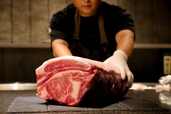 季節の食材に合わせた料理