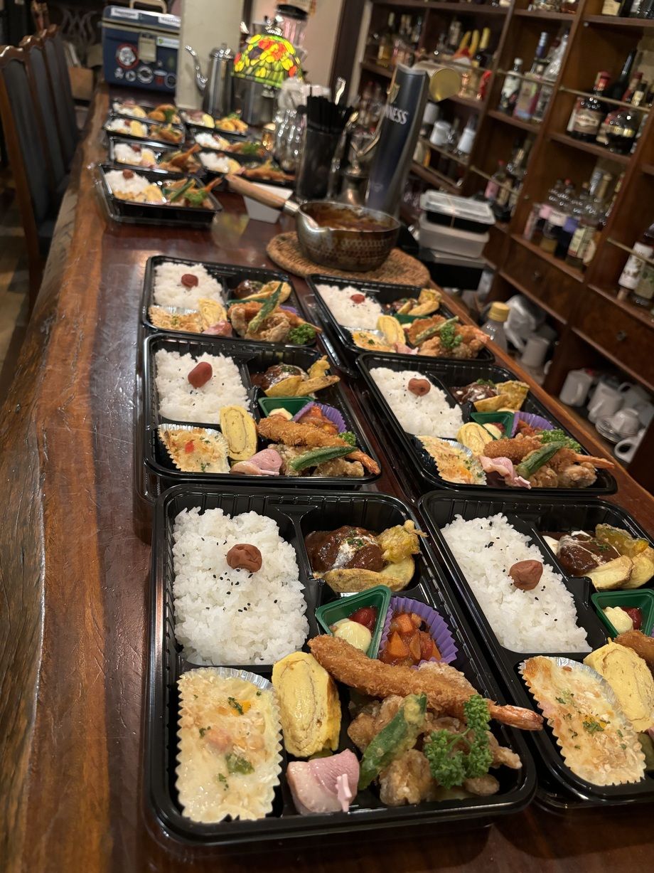 赤猫の洋食弁当（1296円税込）