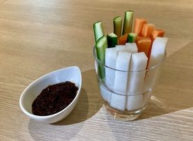野菜スティック　肉味噌添え