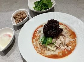 全部のせジャージャー担々麺