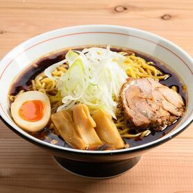 自家製ラムチャーシュー　煮干し生姜　醤油ラーメン