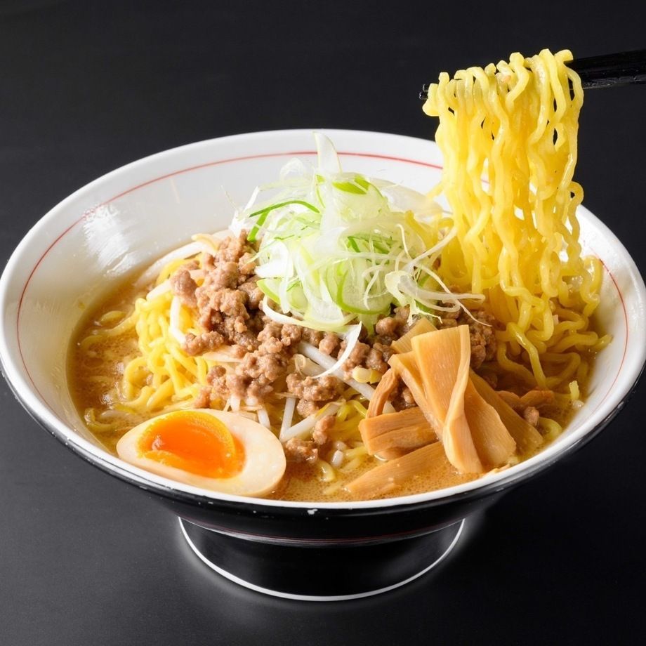 自家製ラムそぼろ　コク旨焦がし　味噌ラーメン