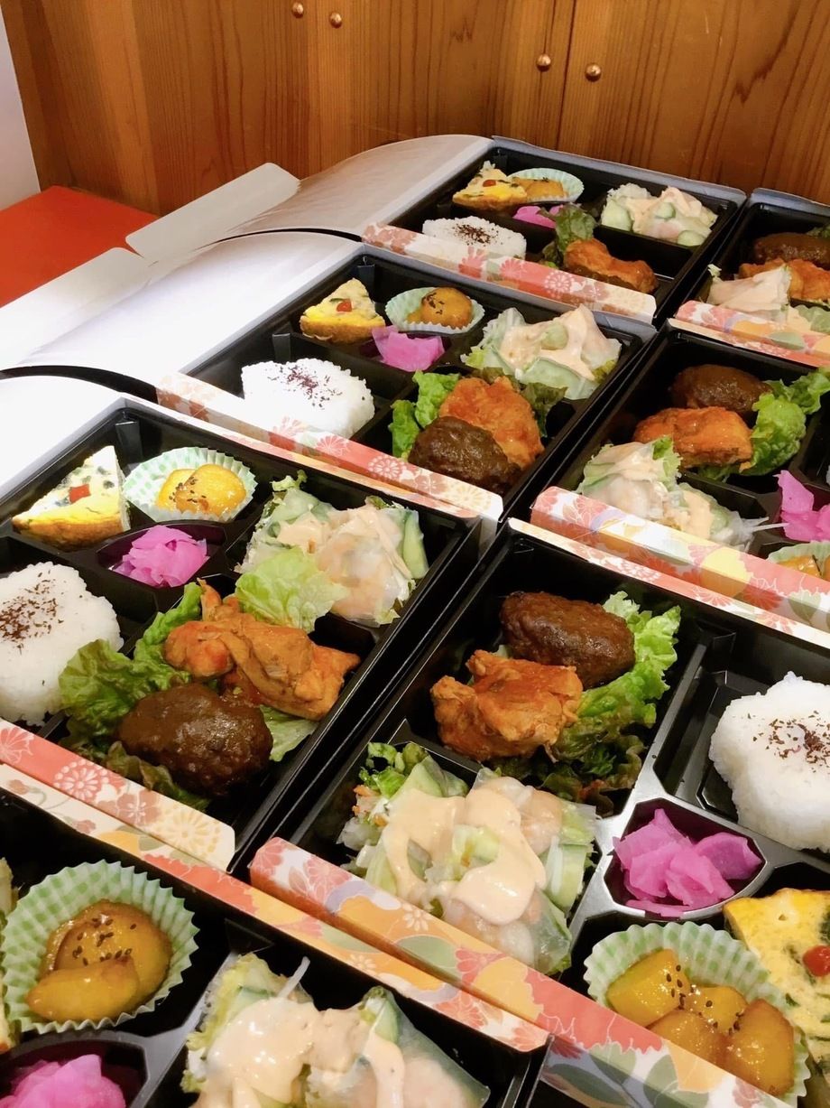 豪華弁当　(詳細参照)