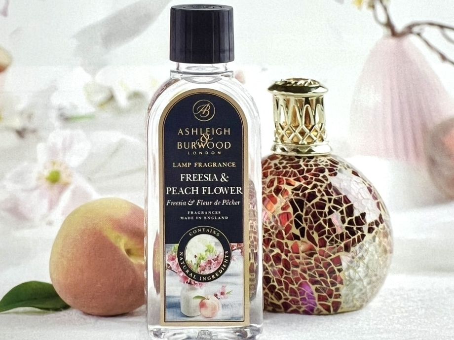 除菌ができるフレグランスランプ（S:6,490円 L:7,920円(税込)）