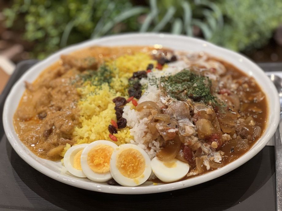 ★メガ盛‼️★体格増量メニュー‼️★メガ盛りあいがけハヤシ&カレー 総重量1.5kg！【ランチ限定ドリンク付き】（2850）