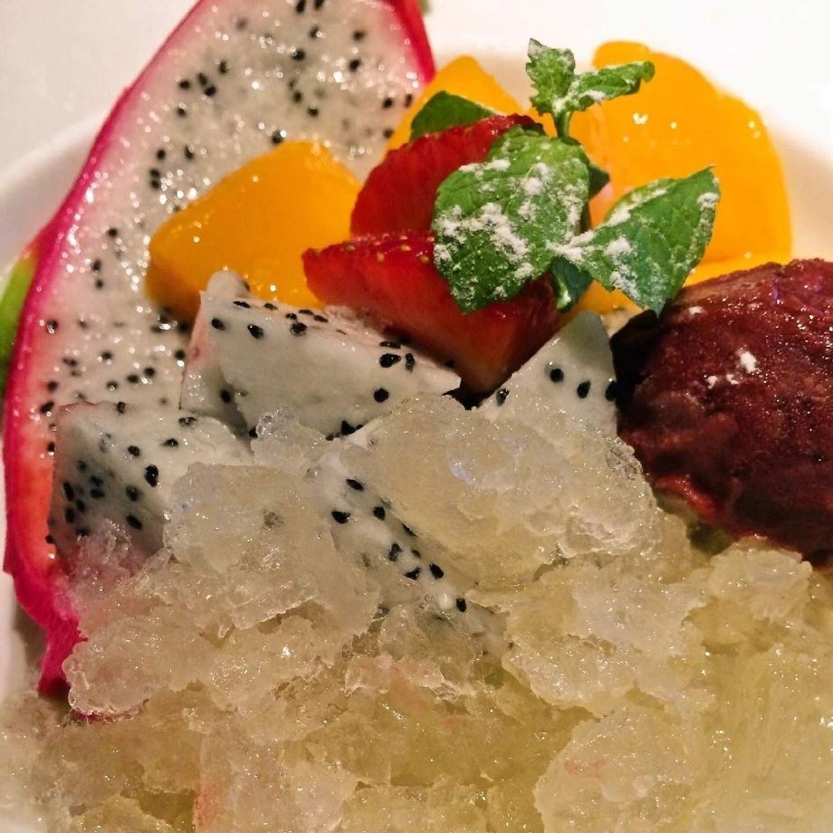 ドラゴンフルーツのジュレ・シークワーサーグラニテがけ