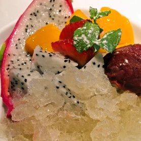 ドラゴンフルーツのジュレ・シークワーサーグラニテがけ