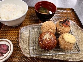 米粉ザクザクチキン定食(しっかり味4種)