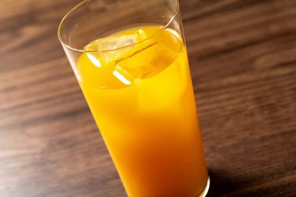 水・砂糖を一滴も使っていない「オレンジ100％ジュース」🍊