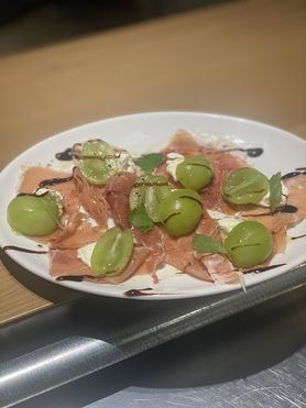 【シャインマスカット】季節のフルーツと生ハム