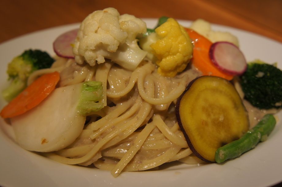 東京野菜のリングイネ 鶏白レバーソース