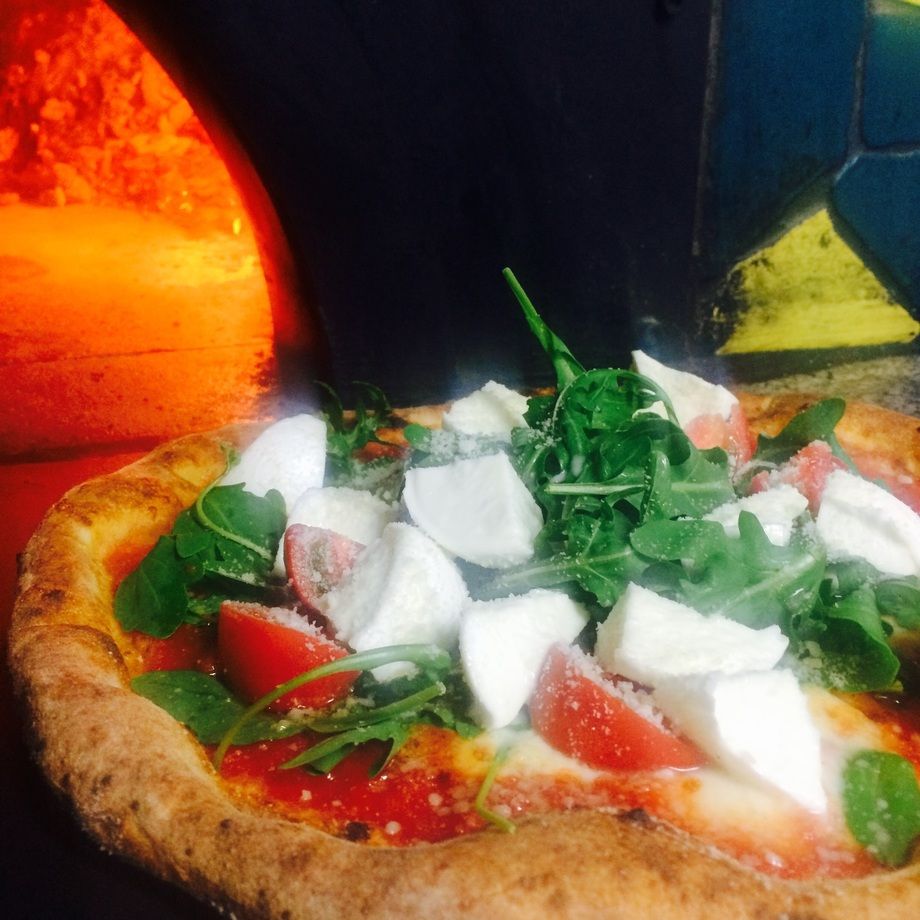 『ピッツァ カプレーゼ』