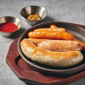 ソーセージ盛合わせ（写真は4種です。）