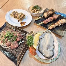 横丁横断セット【酢モツ、 鶏レバー刺 、串4種（シンねぎま ,鶏モモ ,四つ身,10秒レバー）生牡蠣2ヶ】