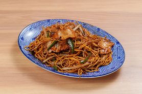 黒醤油の上海焼きそば