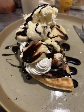 チョコバナナアメリカンワッフルケーキハーフサイズ‼️