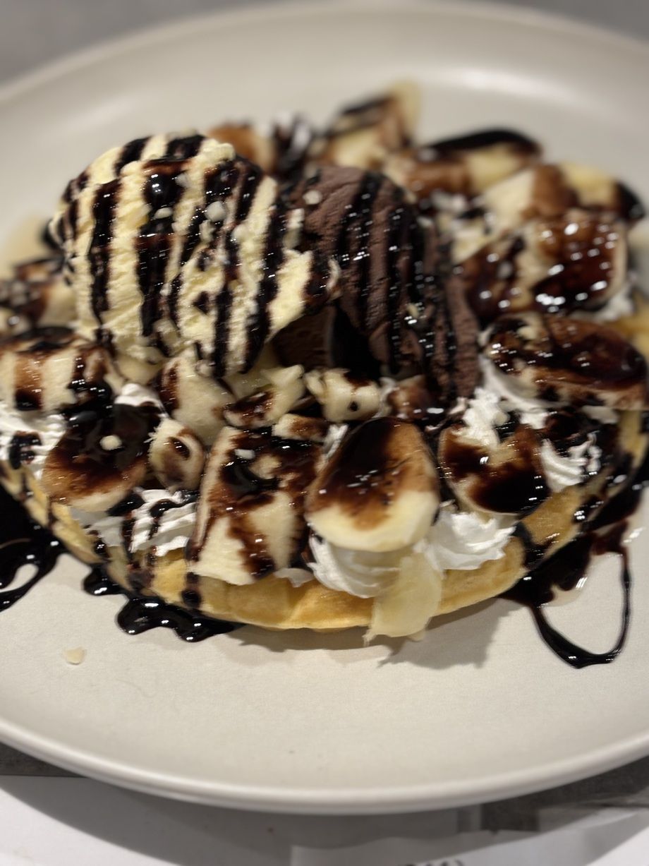 チョコバナナアメリカンワッフルケーキ🍌🍌