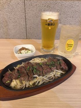 せんべろ(ドリンク2杯と2品)