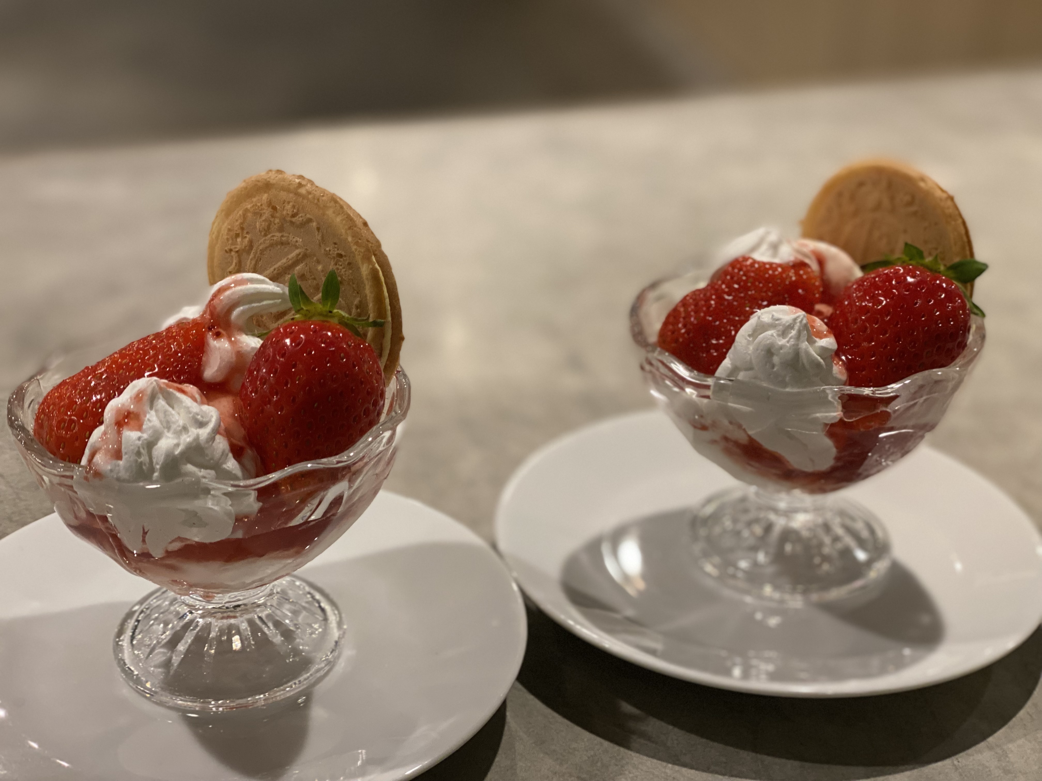 いちごのミニパフェ