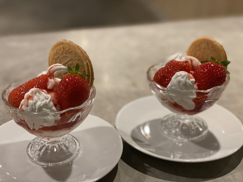 いちごのミニパフェ（980）