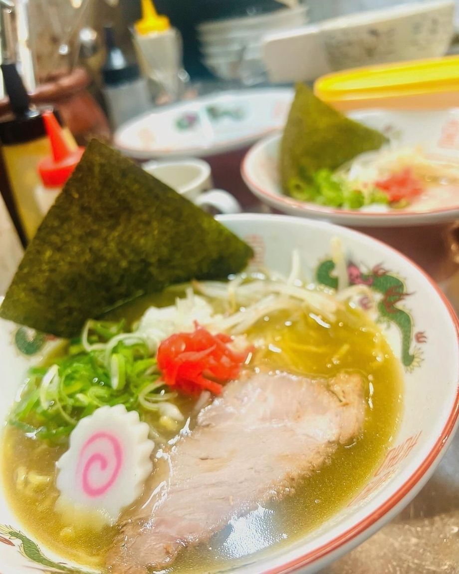 新味(しんあじ)醤油らーめん（880円(税込).）