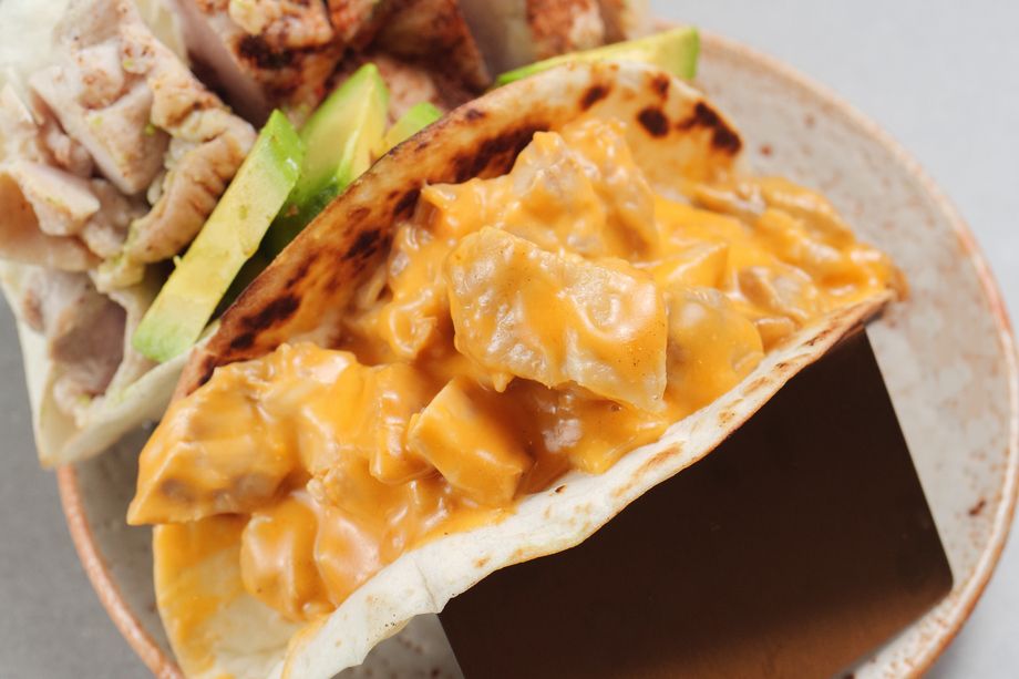 🌺クリスマスチキン特別価格人気No.1‼️沖縄チーズチキンタコス🌺