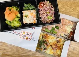 ピザ2枚と本日のデリ3種セット