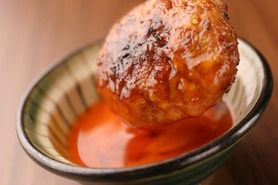 鶏つくね　蘭王添え